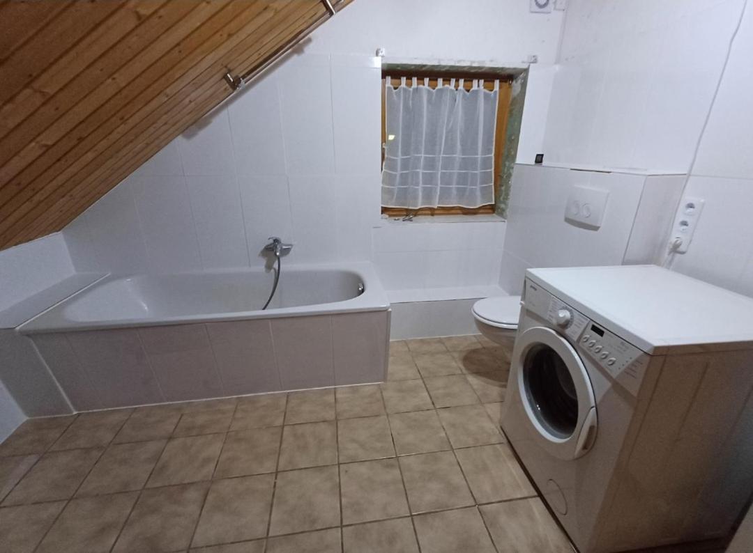 Hopfach Dachwohnung Wolpertshausen エクステリア 写真
